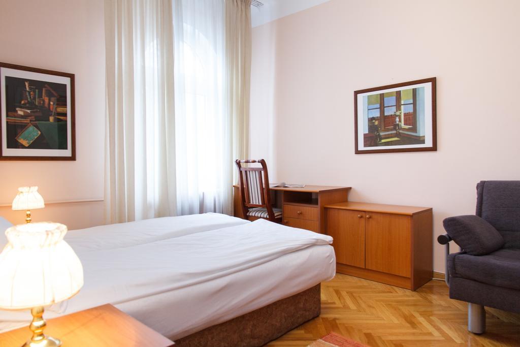 Central Belgrade Apartments 1 Room photo